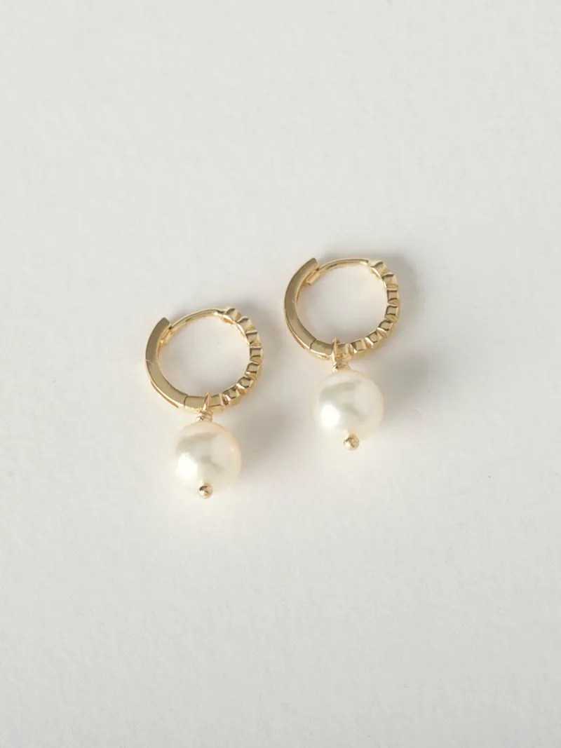 La Akoya Hoops | 14k Gold | Pearl